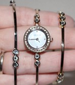 Anne Klein AK/1690TRST 施华洛世奇水晶手镯套装 $94.99（约619元）