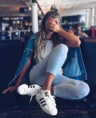 6pm：Adidas 男、女、童运动鞋 低至3折+额外9折！