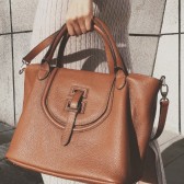 给妈妈的礼物，Meli Melo Thela 经典棕色手袋到货 $860（约5590元）