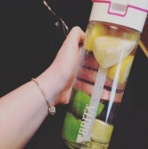 夏天柠檬水喝起来！Brita过滤水杯+4个水芯 £10.4（约98元）
