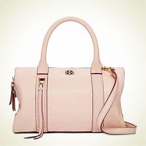 Tory Burch：无法抵挡的美包，Tory Burch BRODY 樱花粉流苏波士顿小号手袋热卖