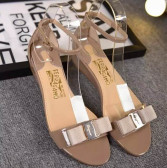 仅限5.5码！Salvatore Ferragamo Margot 蝴蝶结装饰坡跟凉鞋 $402.5（约2616元）