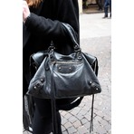 Neiman Marcus购买Balenciaga正价手袋满额即送礼卡