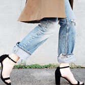 Gigi Hadid 等都在穿的 Stuart Weitzman 2016 爆款 Nearlynude 粗跟一字带凉鞋全色热卖 $398（约2587元）