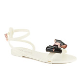 Ted Baker 奶白色蝴蝶结凉鞋 ￡36（约339元）