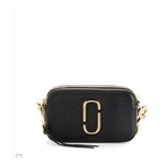 买超火 Marc Jacobs Snapshot 斜跨小包包即送礼卡