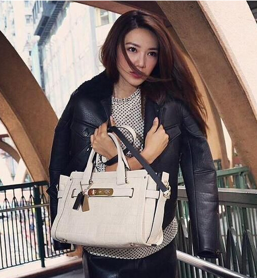 官网￥5950！COACH 蔻驰  Swagger  女士拼色真皮手提包