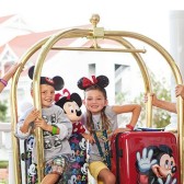 DisneyStore：迪士尼乐园周边产品限时75折+免运费！戴上米奇帽子头箍去逛上海迪士尼啦！