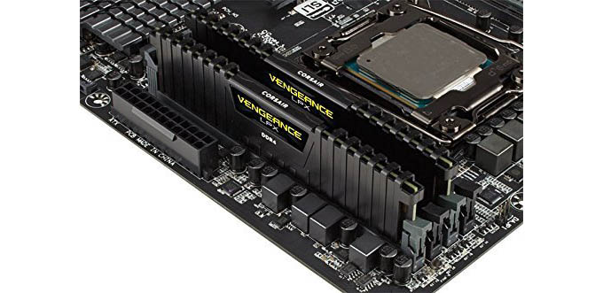 Corsair 2x8GB DDR4 3000MHz 海盗船复仇者内存套装