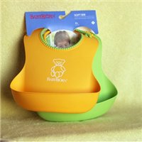 明星产品！BabyBjorn婴儿防水软胶围兜2个装仅$13.49
