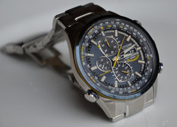 CITIZEN 西铁城 蓝天使 男款光动能腕表 AT8020-54L