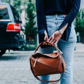 8折好价收当红It Bag！Saks Fifth Avenue：Loewe 精选时尚手袋满$350立减$75