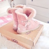 反击囤！6pm：UGG 雪地靴、手套等 低至5折+大量上新