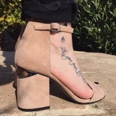 Alexander Wang 2016 爆款断根凉鞋 Abby 热卖 £315（约2917元）