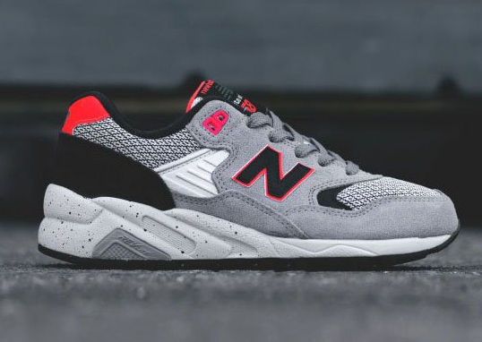 码全！New Balance WRT580CT经典款女士复古跑鞋