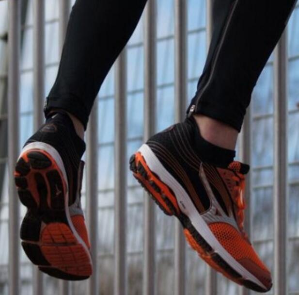 Mizuno 美津浓 Sayonara 3 情侣避震跑步鞋