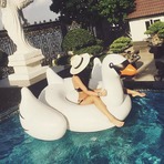 International Leisure 天鹅浮床