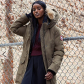 多买多省收御寒利器！Saks Fifth Avenue：Canada Goose 精选羽绒服等满额送高达$900礼卡