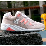 就要粉嫩！New Balance WRT580 粉嫩运动鞋