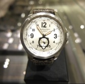 Hamilton 汉密尔顿Khaki Aviation 卡其航空Qne 机械男表 $399（约2780元）