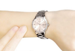 Bulova 宝路华 女士镶钻手表 96R175