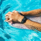 已卖4万多个！Fitbit Charge HR 无线运动监测心率智能手环 $89.99（约627元）