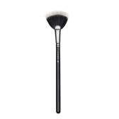MAC 184 Fan Brush 扇形蜜粉刷 $25（约175元）