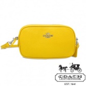 Coach 亮黄色真皮斜跨美包 $89.99（约629元）