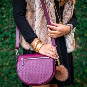 Amazon.com：Rebecca Minkoff Astor Saddle 镂空真皮马鞍包
