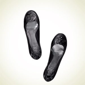 Tory Burch：小脚福利！托里·伯奇 漆皮芭蕾平底鞋