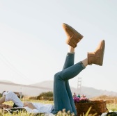 七天工作日解救良方就是SHOPPING！Sierra Trading Post：UGG Australia 羊毛靴满$100享8折