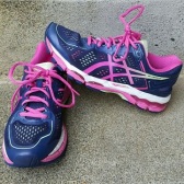 Asics 亚瑟士 GEL-KAYANO 22 女款顶级支撑跑鞋 $90.76（约639元）