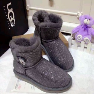 Neiman Marcus：精选UGG Australia 雪地靴，家居鞋等满额优惠