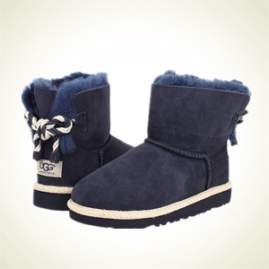 6pm：UGG Kids Selene 大童款蝴蝶结雪地靴