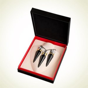Neiman Marcus：Christian Louboutin 2016圣诞限量唇膏3件套
