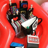 新加入折扣区！Shopbop：绝不撞包 Les Petits Joueurs 乐高积木素材创意美包 劲爆低至5折热卖！