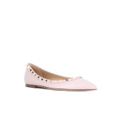 【低至4折】【更多大牌加入】Valentino 铆钉尖头平底鞋 少女粉 6折！$465（约3352元）