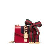 【新款】Gucci 迷你Sylvie链条包 新年红--给新一年买个“好寓意” £1290（约11186元）