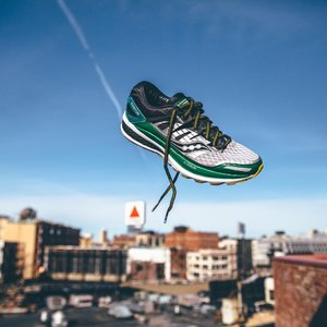 Saucony Triumph ISO 2 “Boston” 女士顶级缓震跑鞋