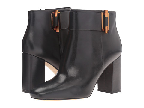 Michael Kors 女士真皮短靴    $102.99