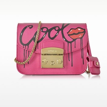 【超高返利】Furla 枚红色 迷你方块链条包 涂鸦款 $264.6（约1917元）