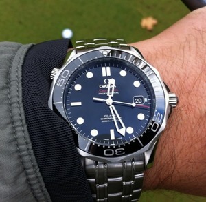 欧米茄Seamaster 海马大师系列时尚运动型瑞士自动机械男表特卖
