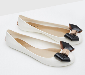 Ted Baker Faiyte 裸色蝴蝶结果冻平底鞋