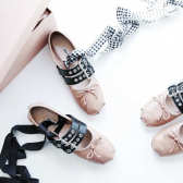 【限时高返】Saks Fifth Avenue：Miu Miu 绑带芭蕾鞋等美鞋 满额赠礼卡高达$700！