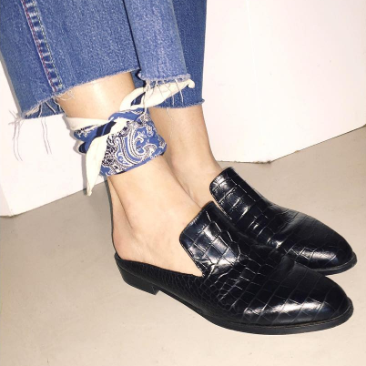 Gigi、Selena Gomez 国美同款 Robert Clergerie 蛇皮压纹穆勒鞋 $445.5（约3196元）