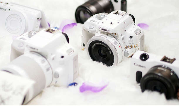 Canon佳能EOS Kiss X7单反带双镜头套装（支持中文/18-55mm/40mm STM） 