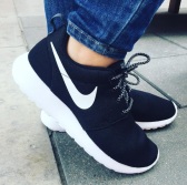 Nike 耐克 Roshe One 女士休闲鞋 $56.24（约407元）