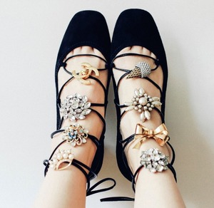 多色可选，码全！Neiman Marcus精选Stuart Weitzman Cordon中跟绑带鞋热卖