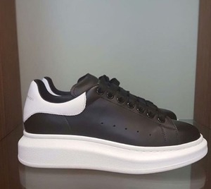 Harrods现有Alexander McQueen运动鞋上新！