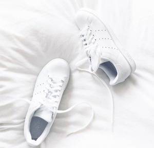 adidas纯白真皮Stan Smith 8折热卖